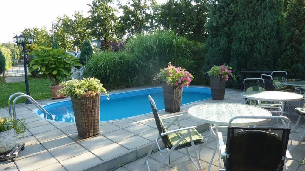 Hartmann Guest house 2*